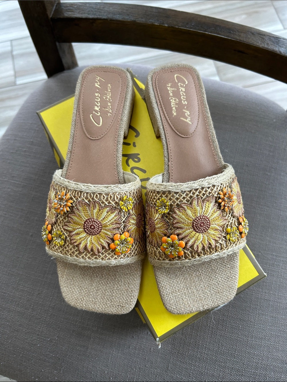 Circus by Sam Edelman Beige Embroidered Floral Slide Mules